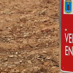 Trabajos de limpieza, restauración, recubrimiento con tierra vegetal y cierre de la escombrera de Cubo de la Solana